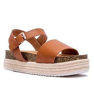 Qupid. Espadrille camel platform sandal.